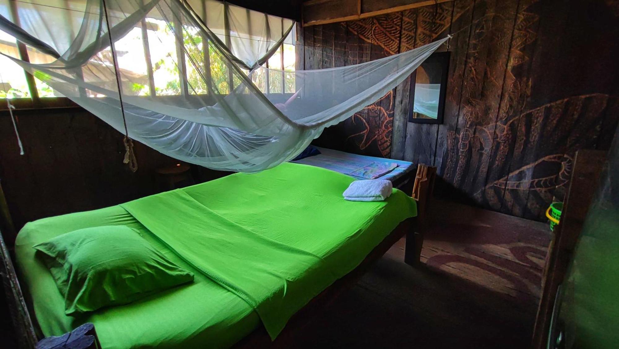 Hospedaje Y Tours Reina Arriera Amazonas Colombia Macedonia Exterior photo