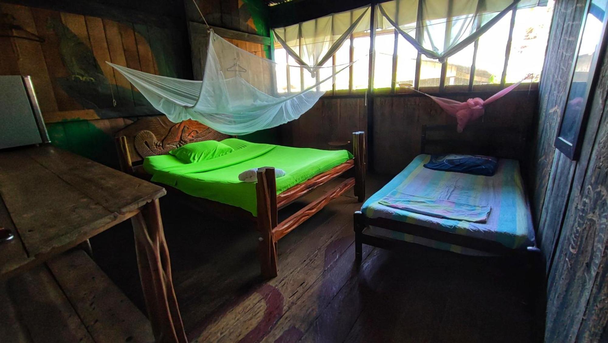 Hospedaje Y Tours Reina Arriera Amazonas Colombia Macedonia Exterior photo